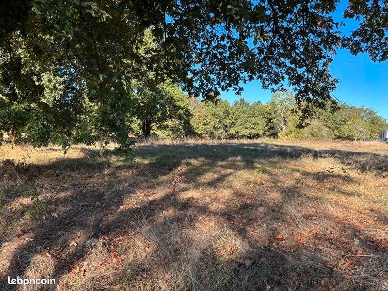 Terrain 3820 m² · à Porchères · 57 000 €