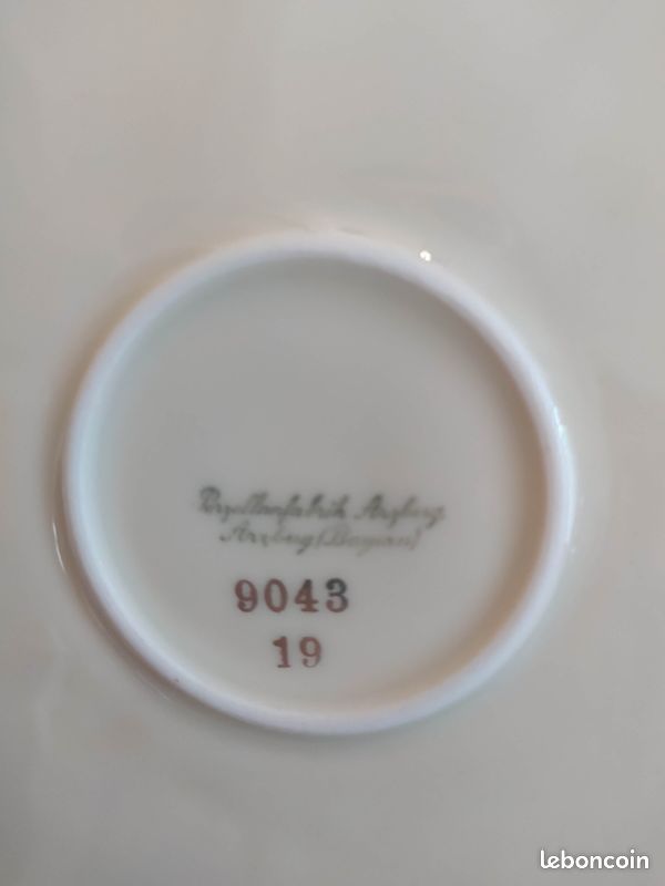 Plat de service ancien en porcelaine blanche- Liseré or - Neuf 18 (image 5)