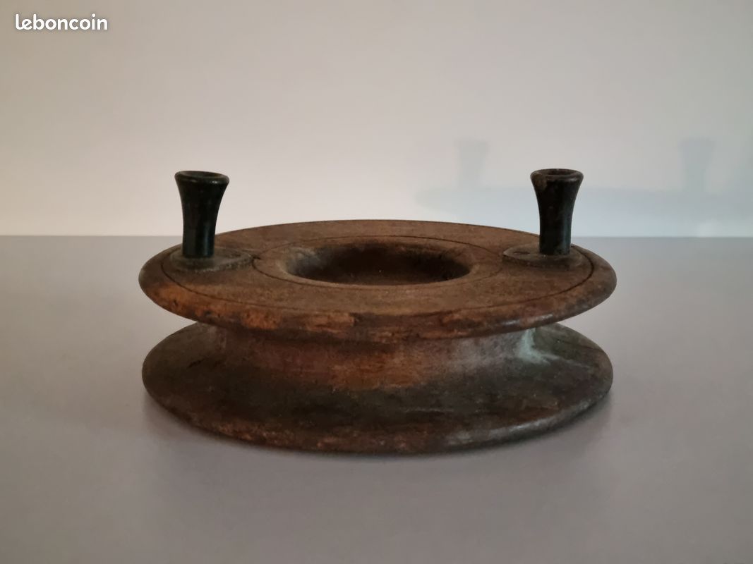 Gros Et Ancien Moulinet De Pêche En Bois, Mer Poisson Vénérieu 38460