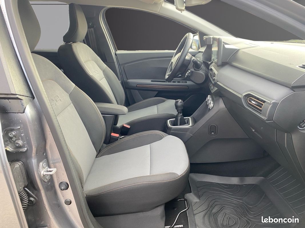 DACIA JOGGER 1.0 TCE 5 places EXTREME + Attelage Carplay Caméra de recul Garantie constructeur 2027 (image 13)