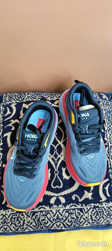 Baskets Hoka One One noires et rouges (image 8)