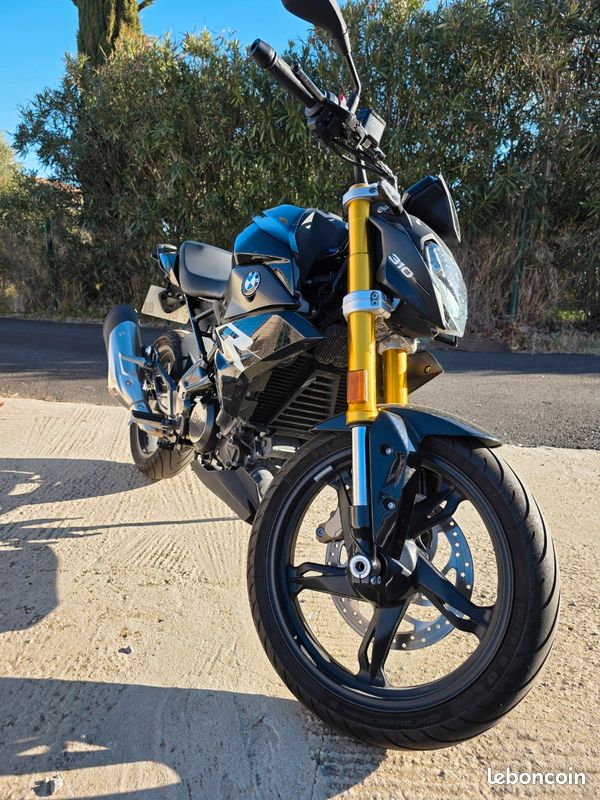 One By Camamoto Code 77365998 Plastic Leg Guard/Against Shield Glossy Black (as