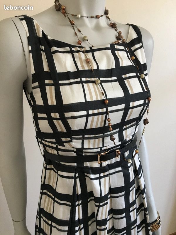 Elegante robe ceremonie noire et blanche à carreaux fluide zip sur le coté T 36 plissée comme neuve (image 3)