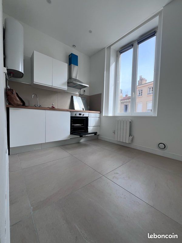 Appartement 1 pièce 30 m² · à Saint-Étienne · 30 m² · 450 €/mois