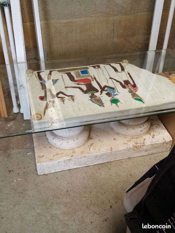 Table de salon en pierre (image 1)