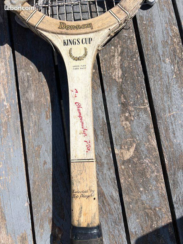 Ancienne raquette de tennis - Sport & Plein air