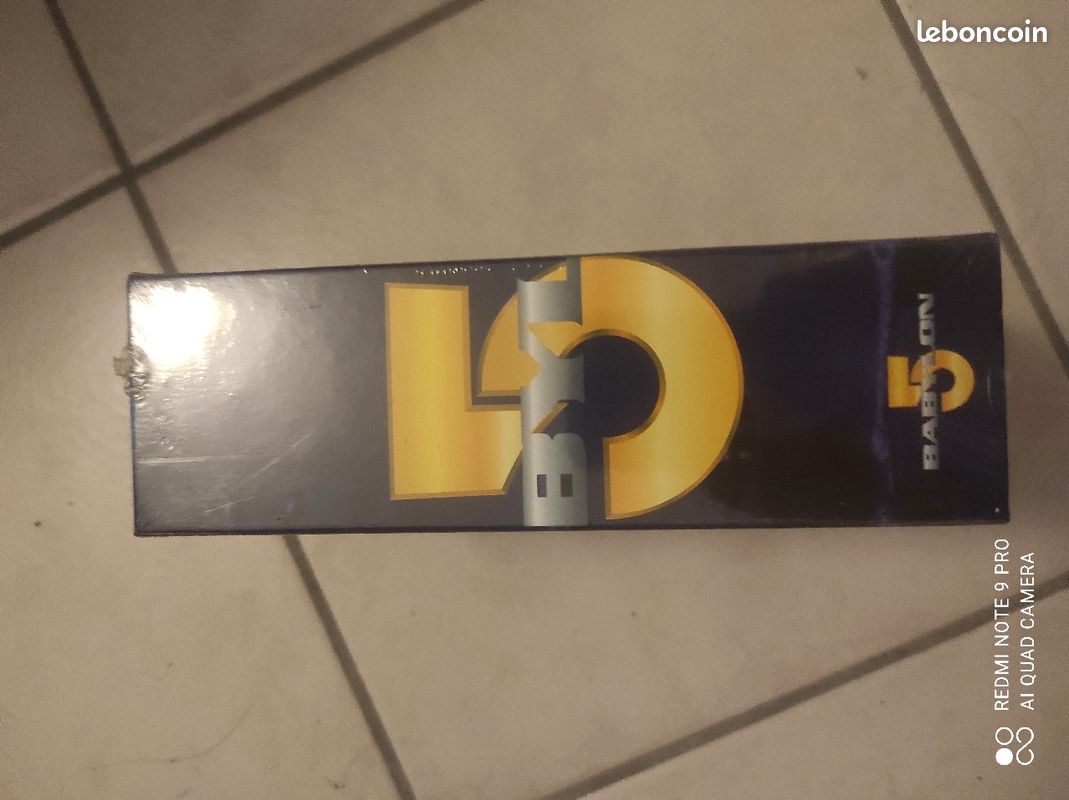 Cassette Babylon 5 sous blister (image 2)