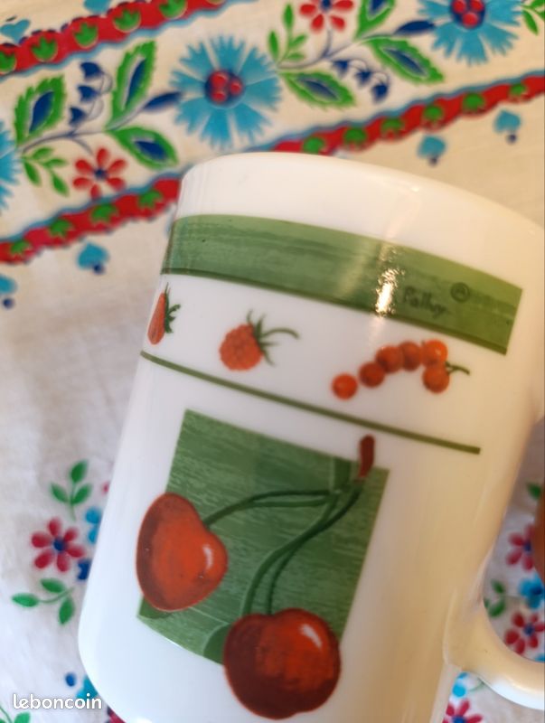 Lot De 4 Mugs Arcopal Motif Cerise Palluy - Blanc, état Très Propre