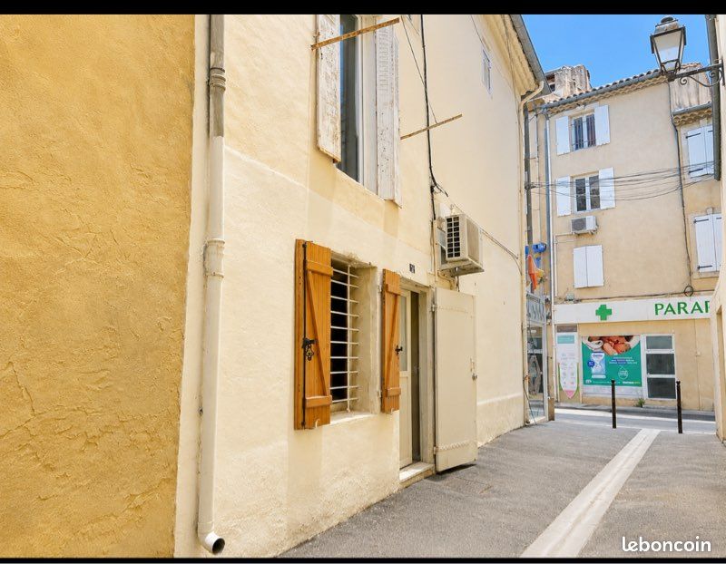 Maison 4 pièces 90 m² · à Roquemaure · 90 m² · 690 €
