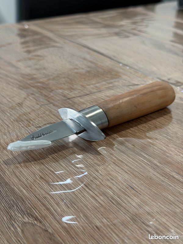 Couteau à huîtres Pradel manche polypro et sabot cale-huître