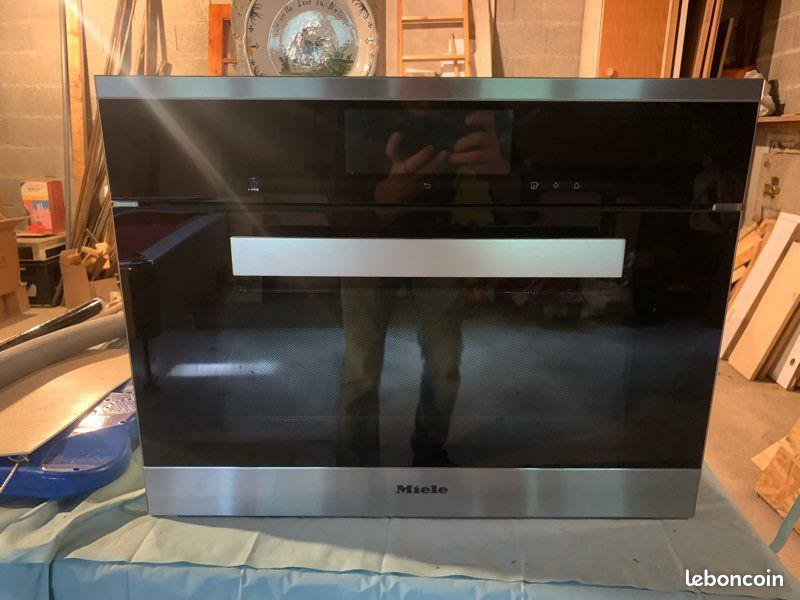 Four vapeur combiné Miele DGC 6800 (image 1)