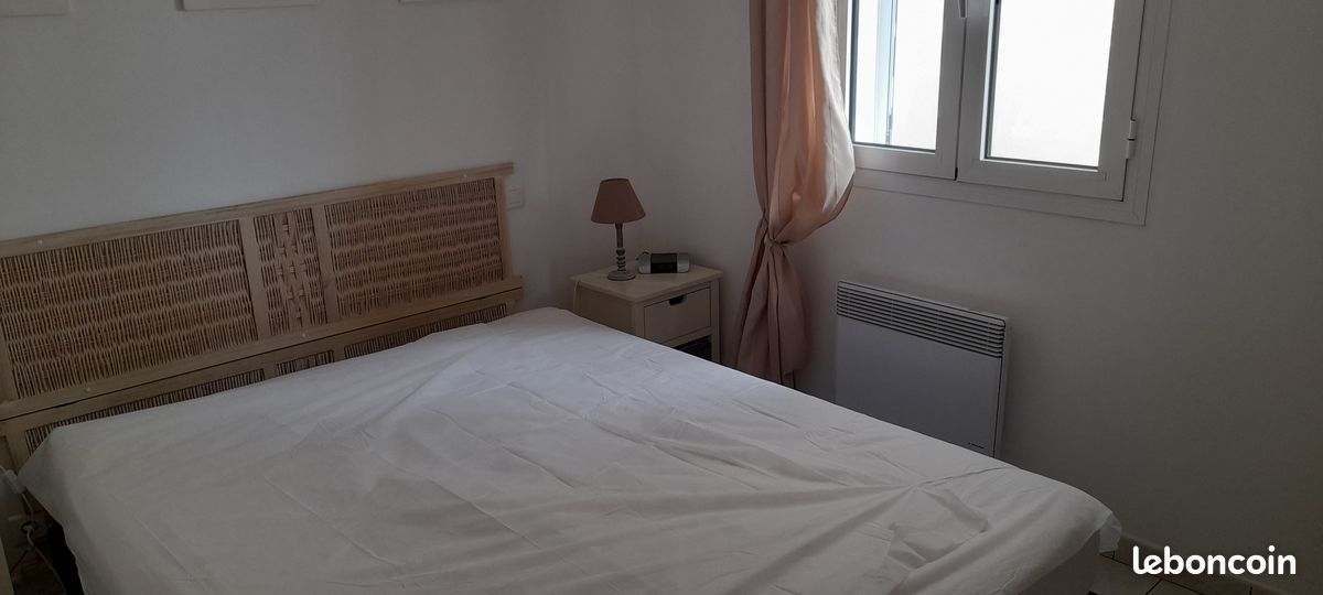 APPARTEMENT TYPE 2 PERSONNES REZ DE JARDIN 44m2, VUE MER ENTIEREMENT MEUBLE, EQUIPE ET CLIMATISE, DRAPS FOURNIS, TERRASSE DE 19m2 ET PLACE DE PARKING (image 4)
