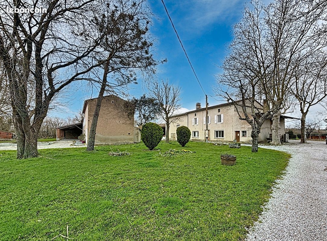 Maison 4 pièces 194 m² · à Saïx · 194 m² · 255 000 €