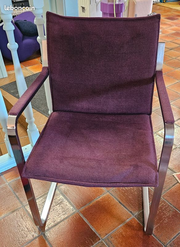 Fauteuil a accoudoirs, tissu et chrome, violet (image 1)