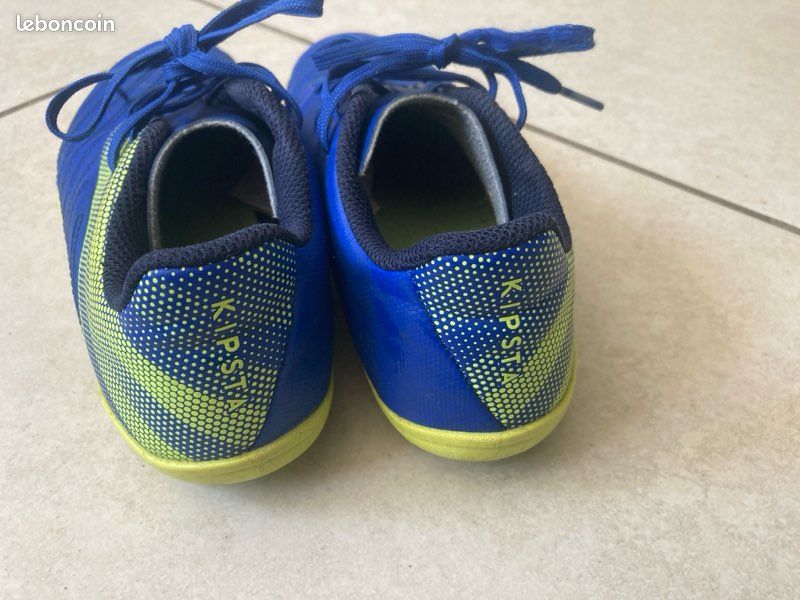 Chaussures crampons taille 35 (image 3)