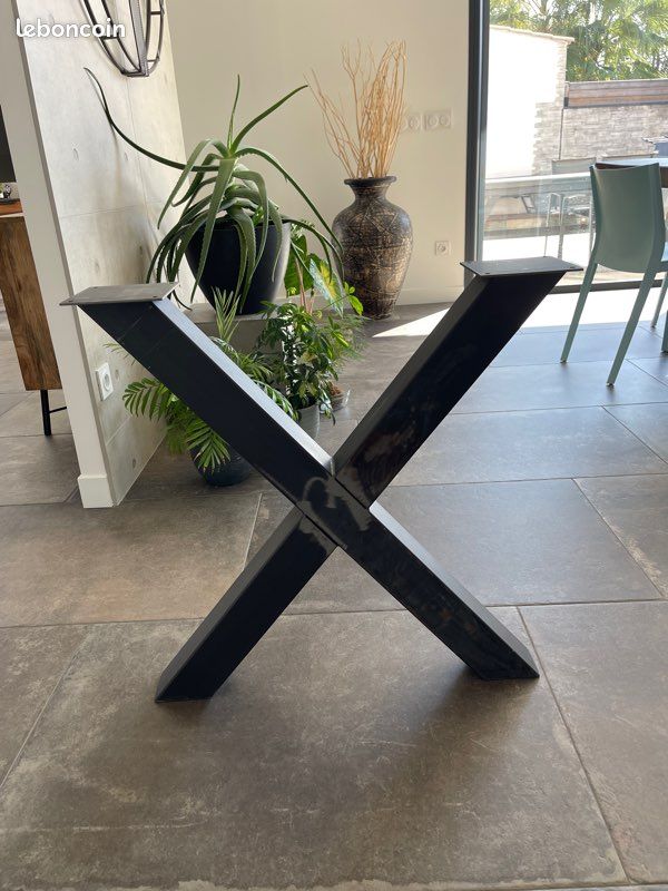 Pied de table ou bureau (image 1)