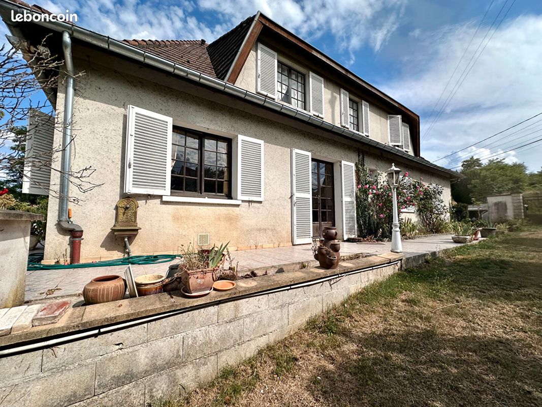 Maison 6 pièces 190 m² · à Crécy-la-Chapelle · 190 m² · 355 000 €