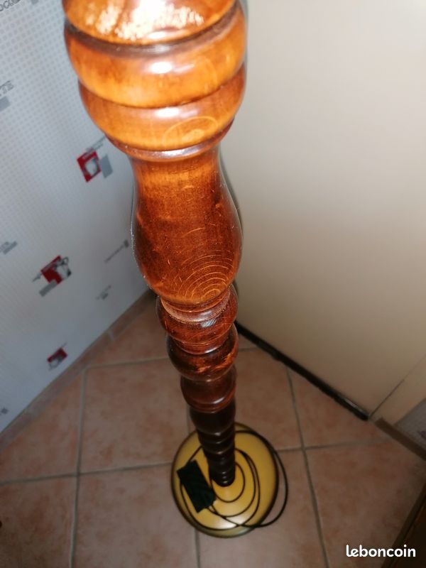 Lampadaire de salon sur pied en bois