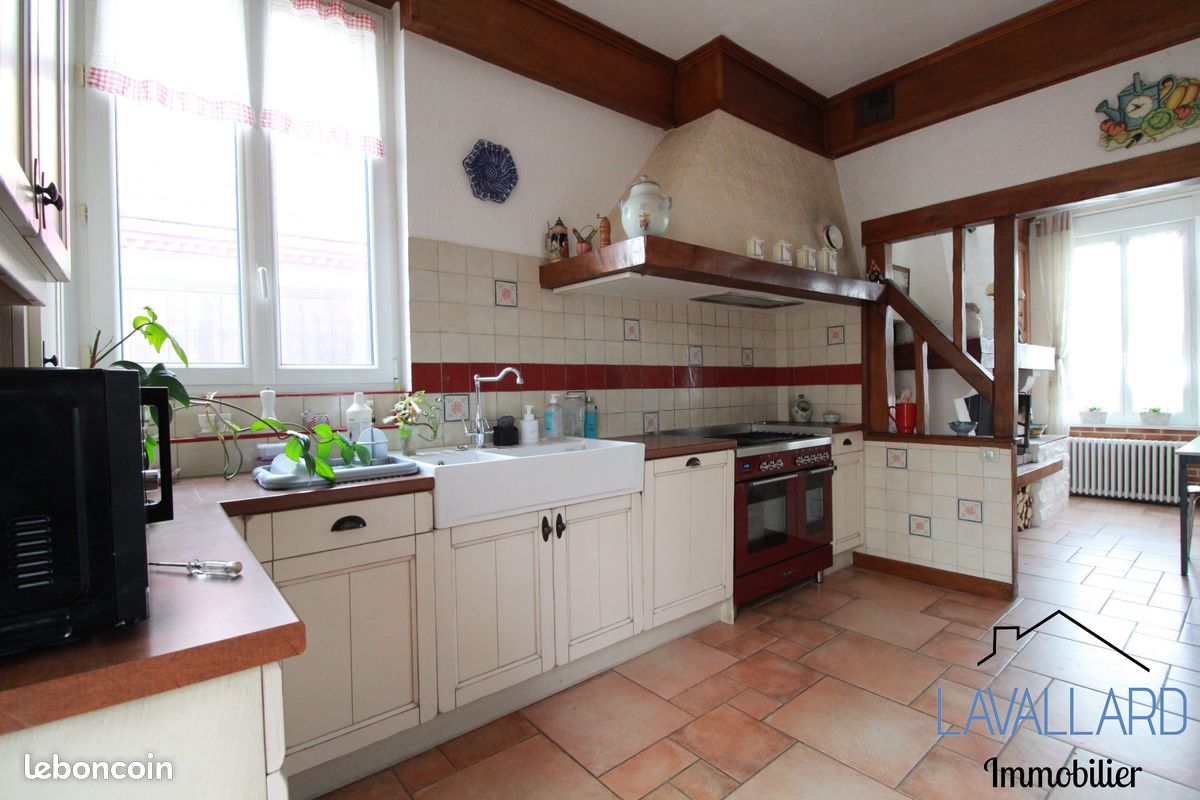 Maison 10 pièces 207 m² · à Flixecourt · 207 m² · 291 000 €