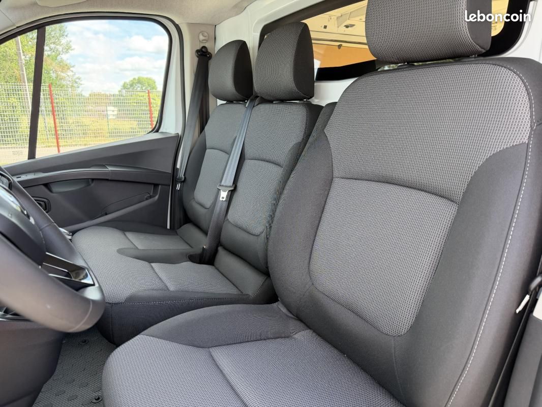 Renault Trafic FOURGON FG BLUE DCI 130 L1H1 2T8 GSR2 ADVANCE (image 6)