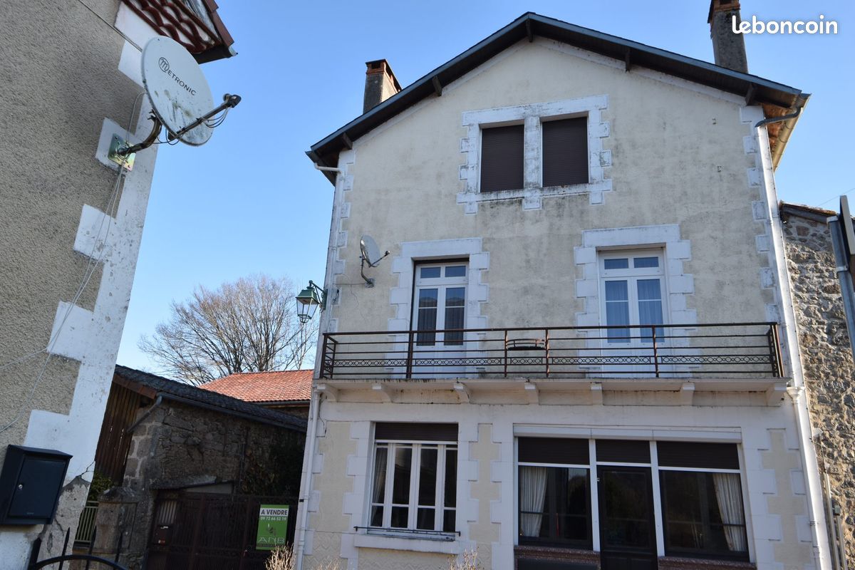Maison 9 pièces 176 m² · à Busserolles · 176 m² · 107 000 €