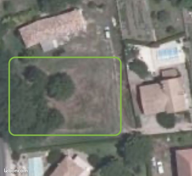Terrain constructible en coeur de ville · à Hérépian · 110 000 €