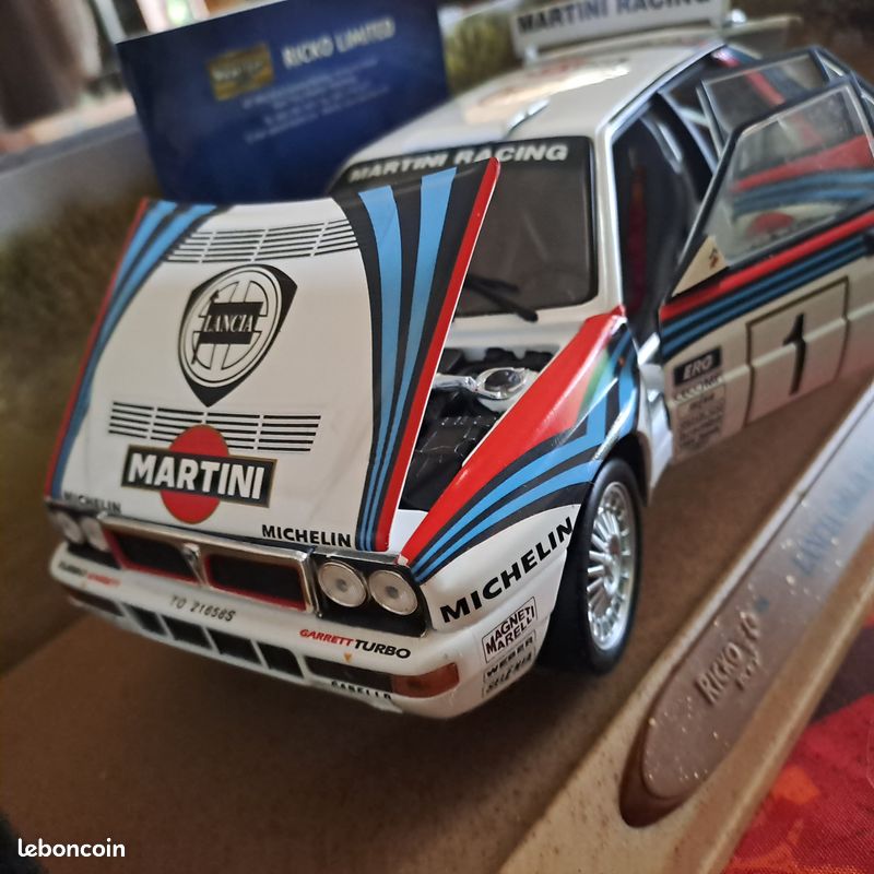 Miniature 1/18 Ricko Lancia Delta Carlos Sainz Rallye Acropole Sans Boîte