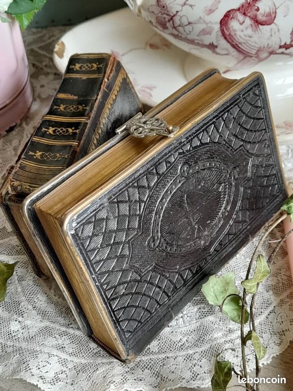 Lot de 2 petits livres anciens cuir fermoir XIXème (image 4)