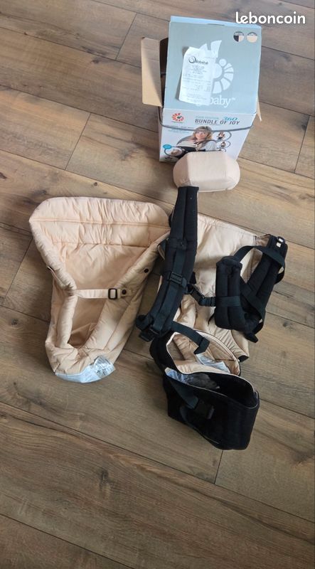 Porte bébé avec réducteur neuf (image 2)