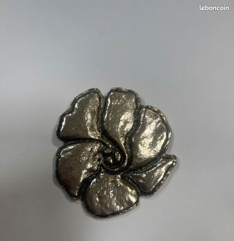 Broche Cacharel argent (image 1)