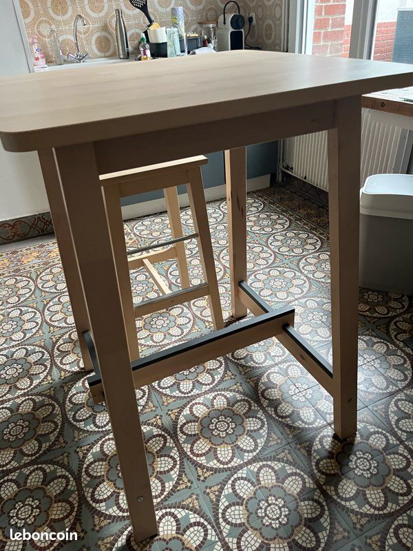 Table haute et chaises IKEA (image 1)