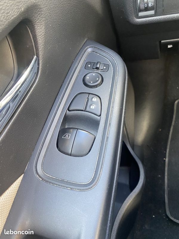 Nissan micra 0.9 ig-t 90ch tekna 2018 (image 21)