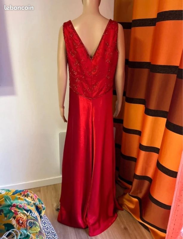 Robe de soirée longue rouge satinée avec étole assortie - Taille M (38) (image 2)