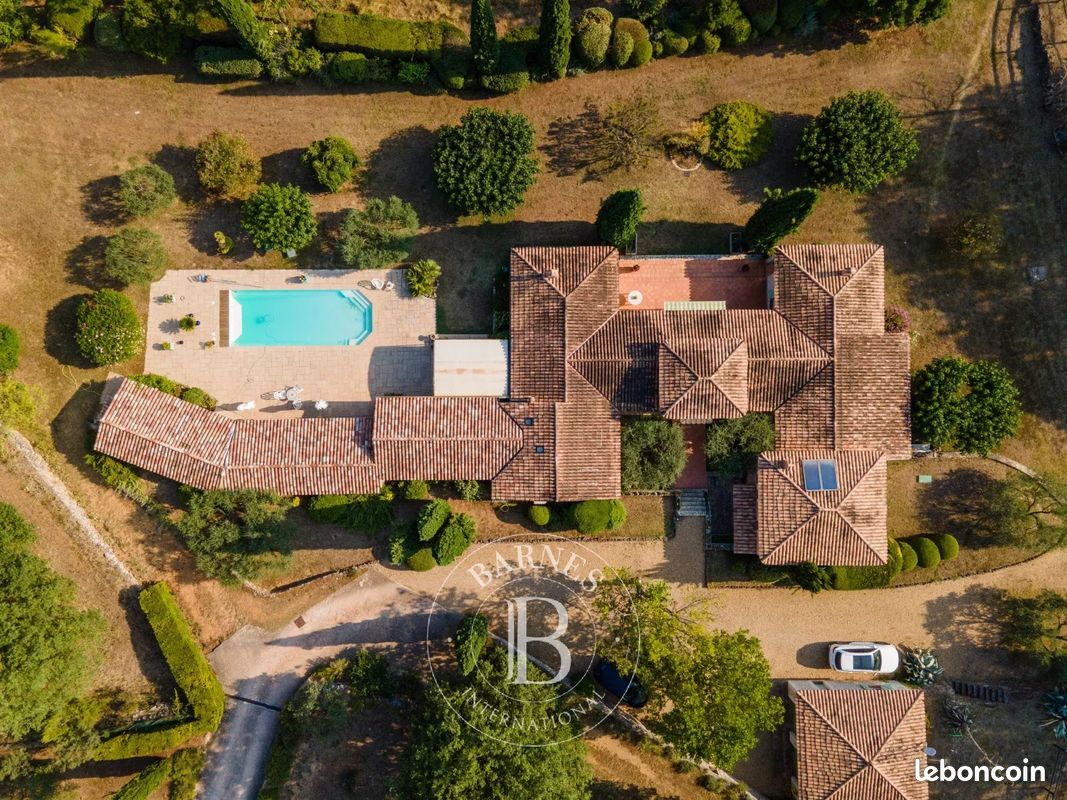 Maison 9 pièces 340 m² · à Sillans-la-Cascade · 340 m² · 1 370 000 €