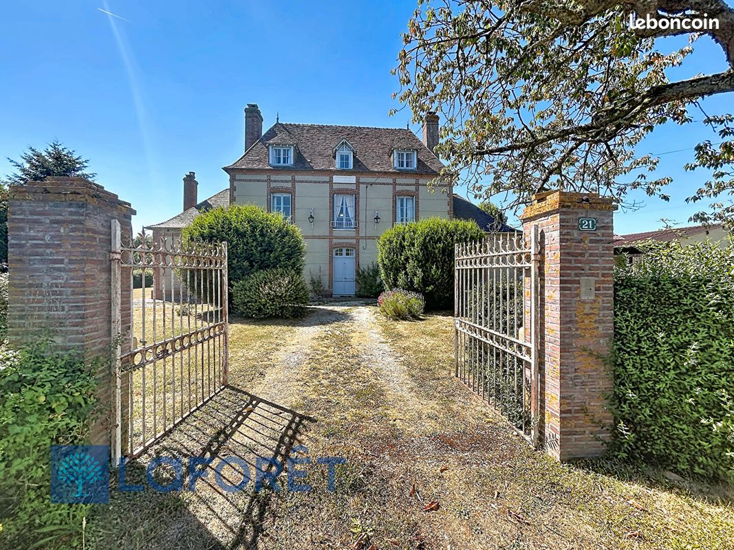 Maison 10 pièces 231 m² · à Rugles · 231 m² · 336 800 €