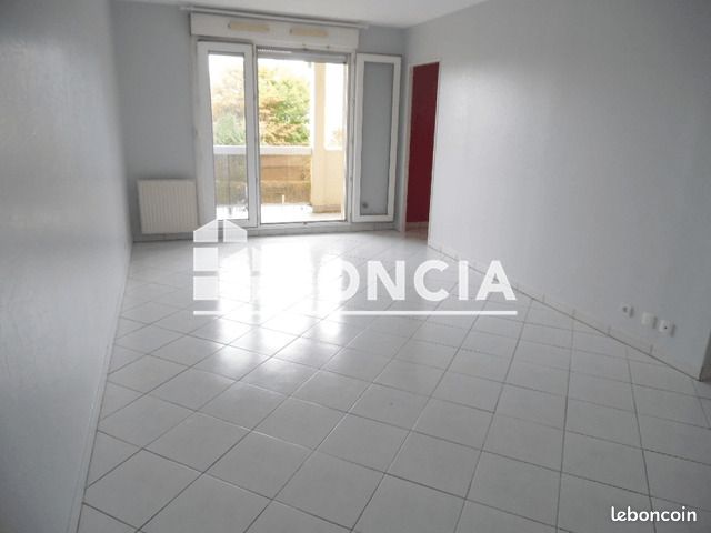 Appartement 3 pièces 68 m² · à Saint-Jean-de-la-Ruelle · 68 m² · 743 €