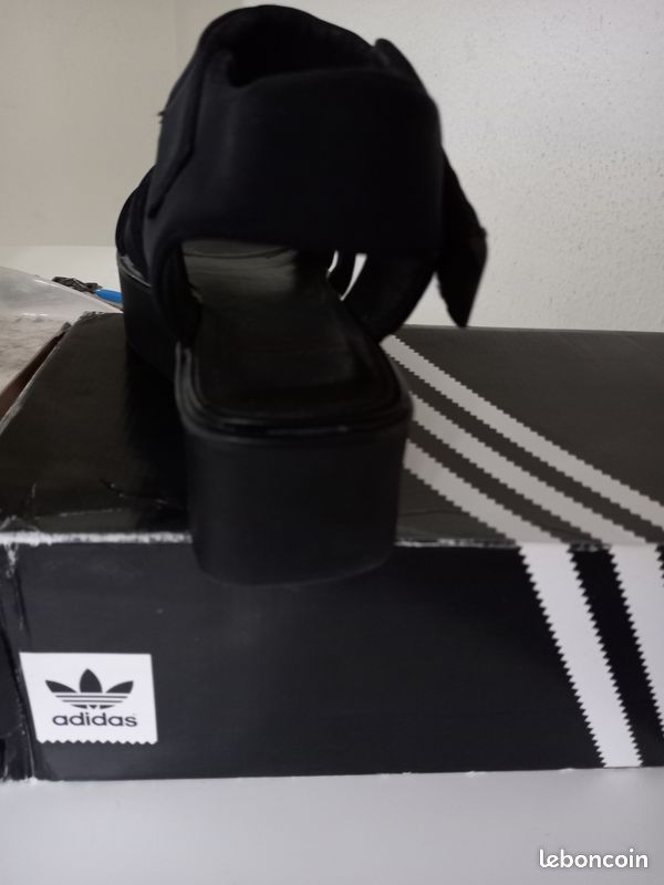 Vends sandales neuves taille 39 (image 2)