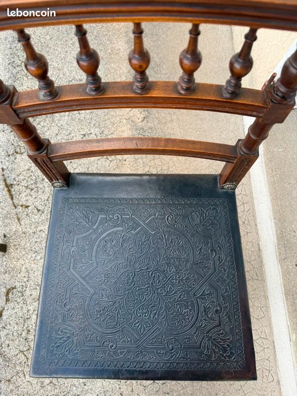 Lot de 8 chaises anciennes en bois massif (image 4)