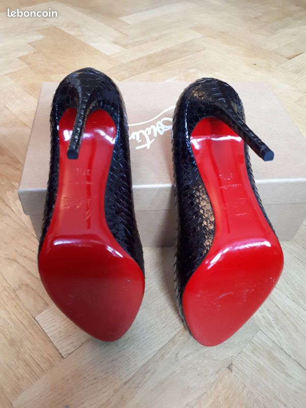 Très beaux escarpins Louboutin, très bon état (image 6)