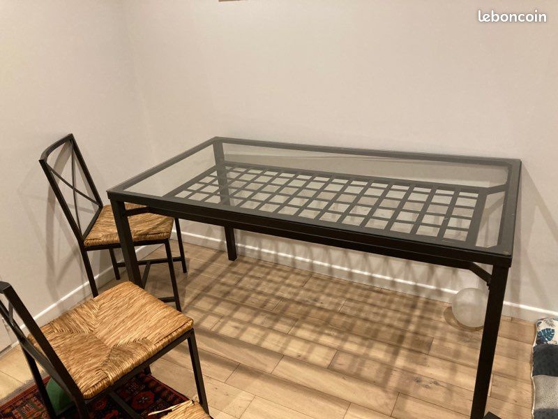 Ensemble table et 4 chaises en métal et verre (image 4)