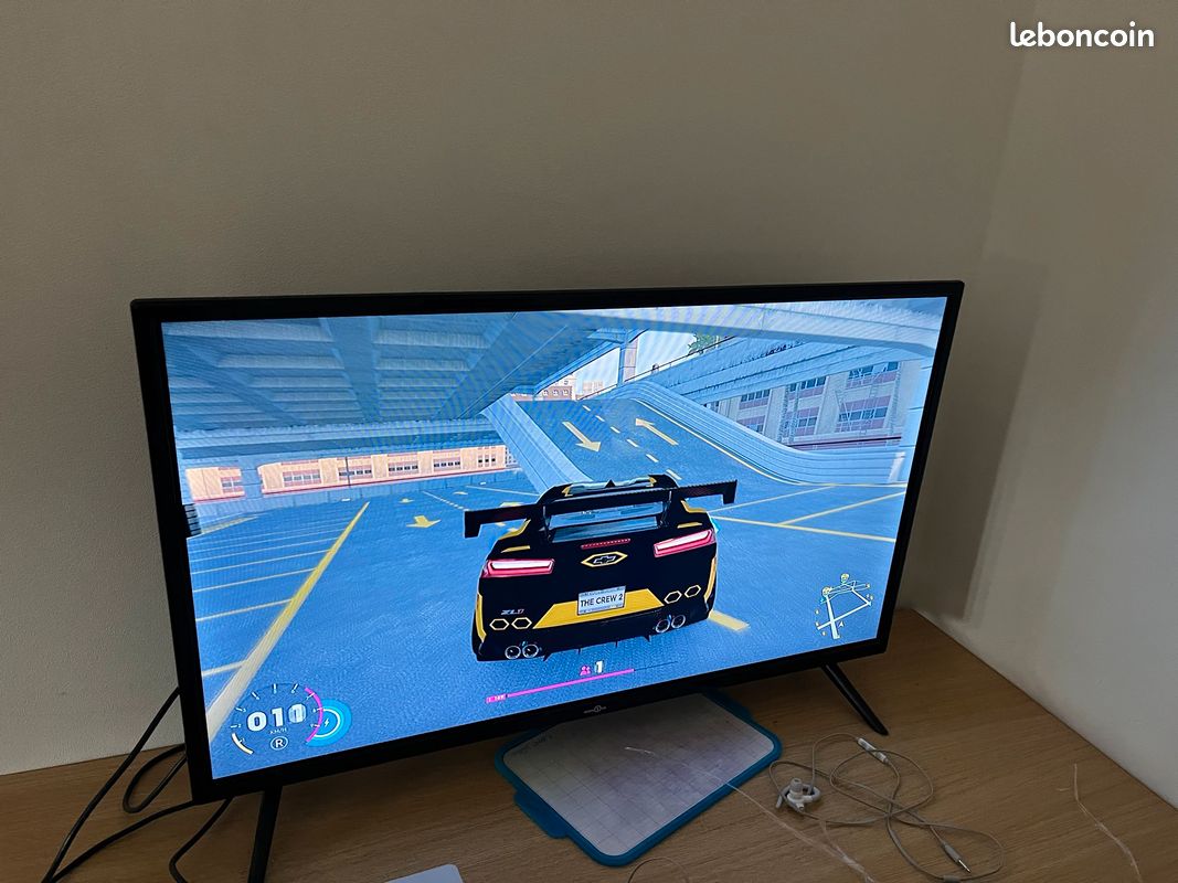 Téléviseur HD 32'' 81 cm THOMSON 32HD2S13 - Téléviseur