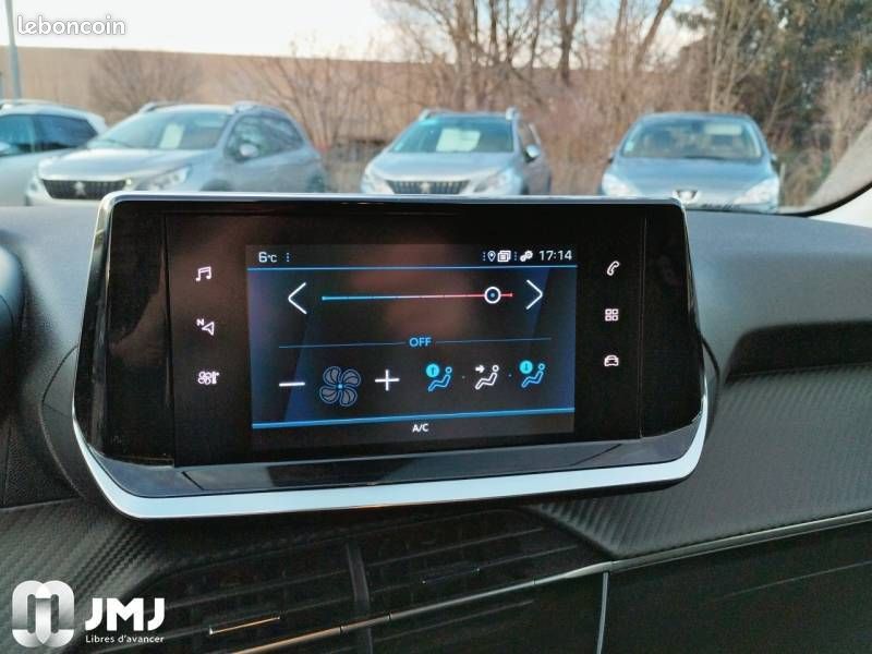 Peugeot 208 PureTech 100 S&S BVM6 Style (image 15)
