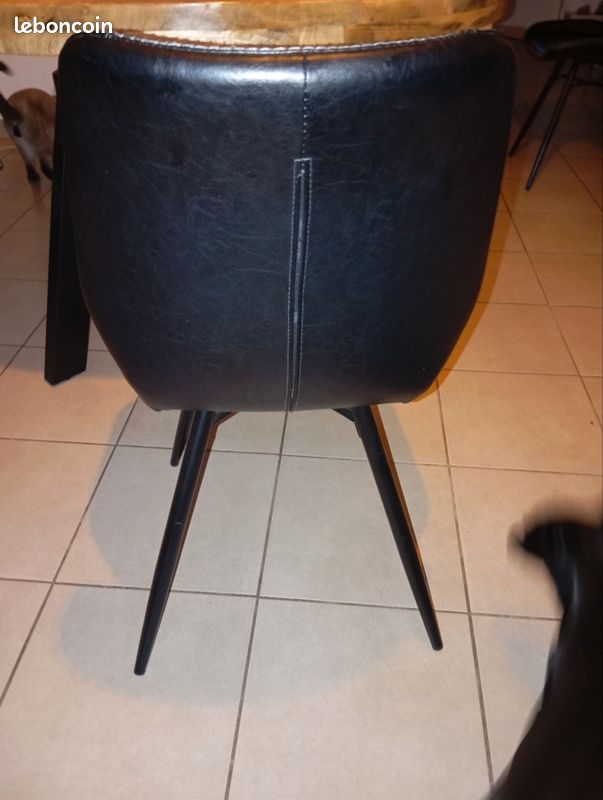 Table et 4 chaises (image 5)