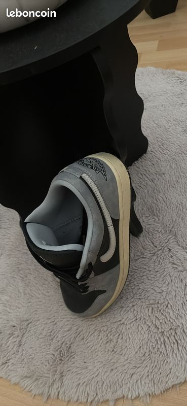 Air Jordan (image 2)