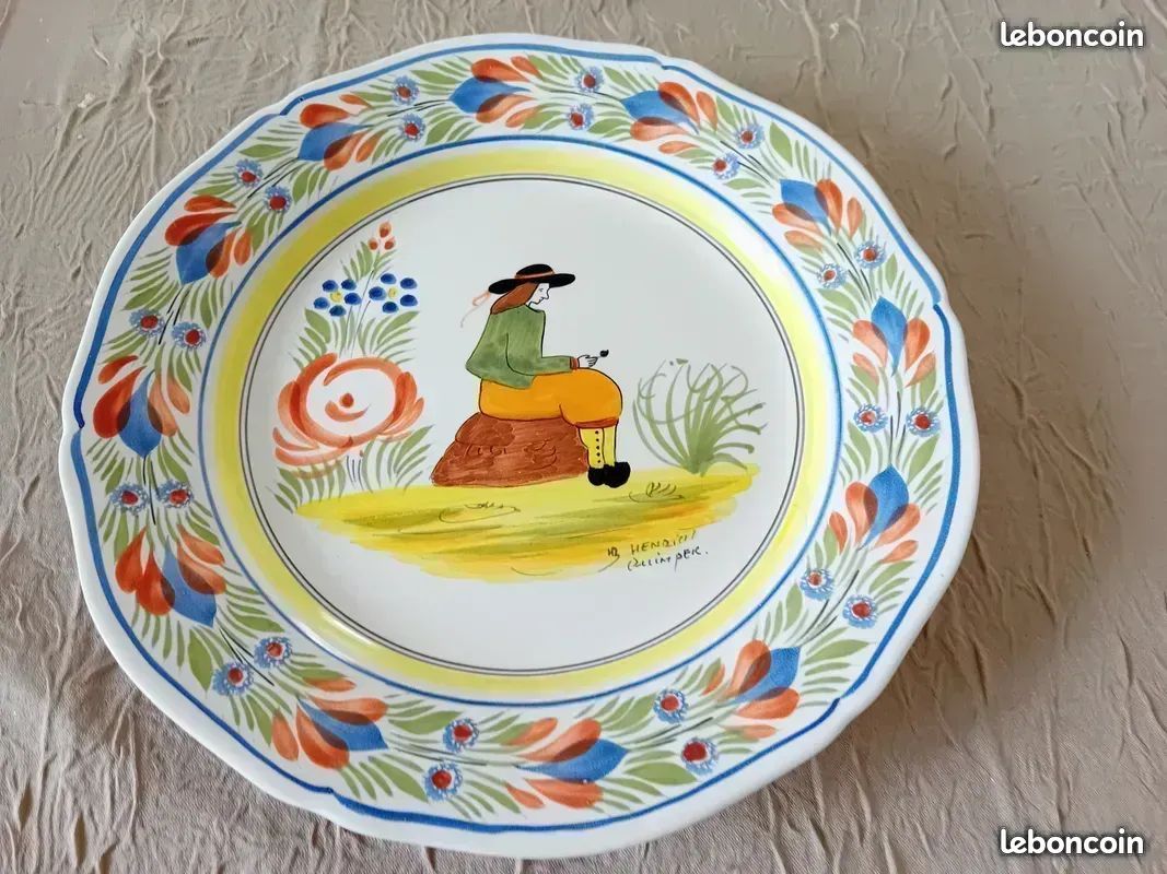 Deux grandes assiettes Henriot Quimper (image 3)