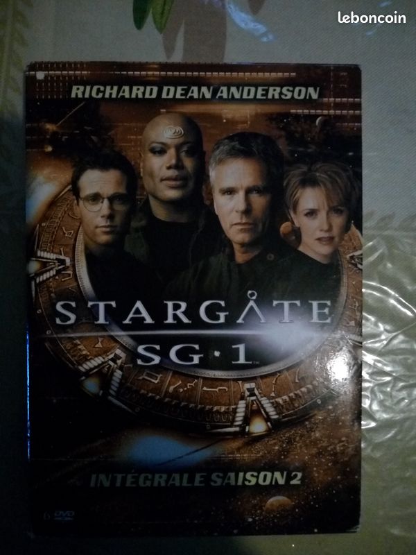 Stargate SG-1 Intégrale Saison 2 , 6 DVD (image 1)