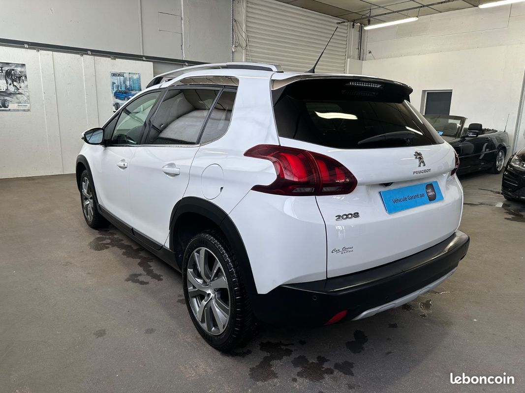 Peugeot 2008 1,5 BLUE HDI 100 CH Allure Carplay (image 3)