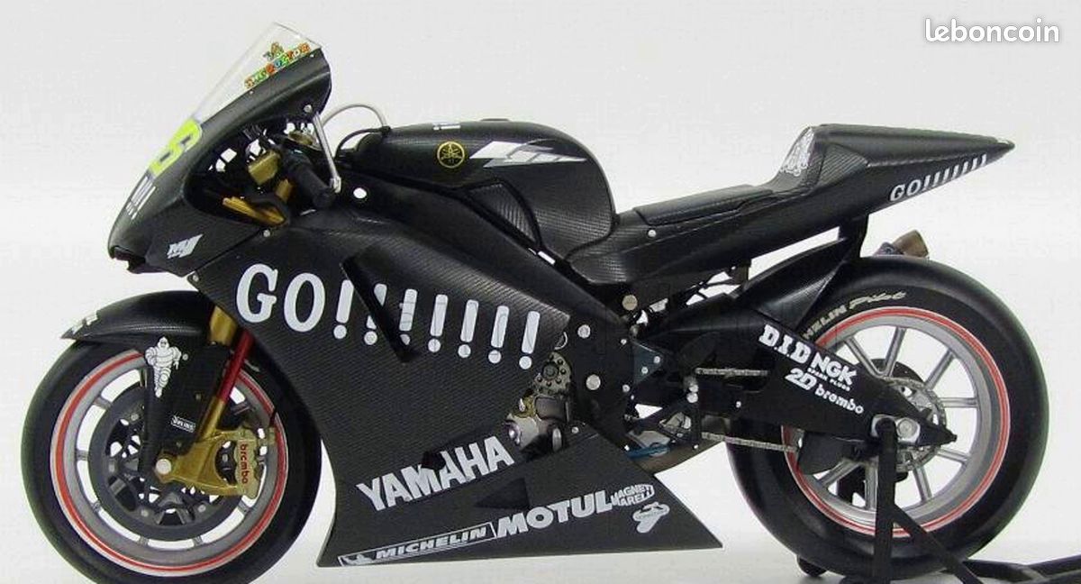 Figurine Minichamps Valentino Rossi 2007 Qatar - Édition Serpang Test - 1/12 - Neuve