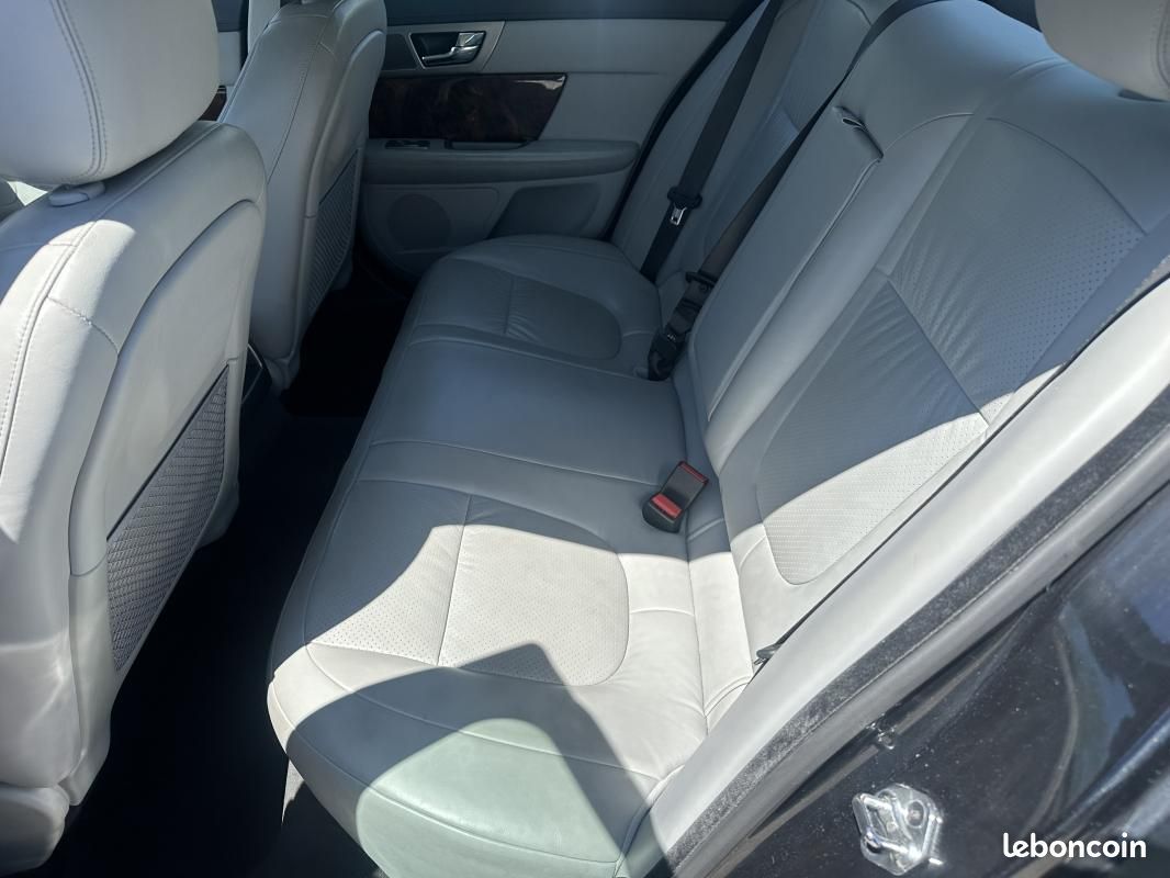 Jaguar XF 2.7 V6 D - 207 Bi-Turbo Luxe A (image 8)