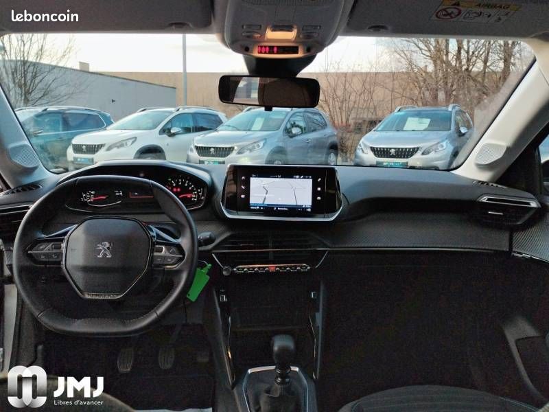 Peugeot 208 PureTech 100 S&S BVM6 Style (image 12)